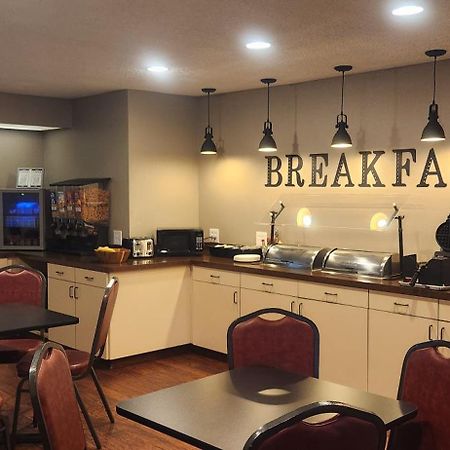 Ten Pin Inn & Suites Мозес-Лейк Экстерьер фото