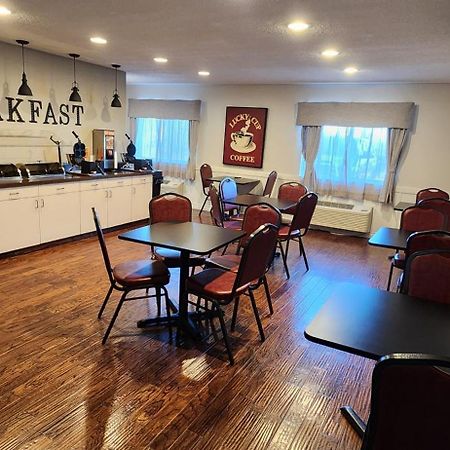 Ten Pin Inn & Suites Мозес-Лейк Экстерьер фото