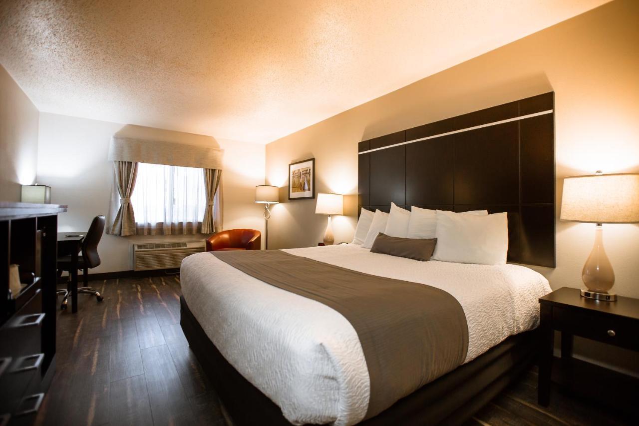 Ten Pin Inn & Suites Мозес-Лейк Экстерьер фото
