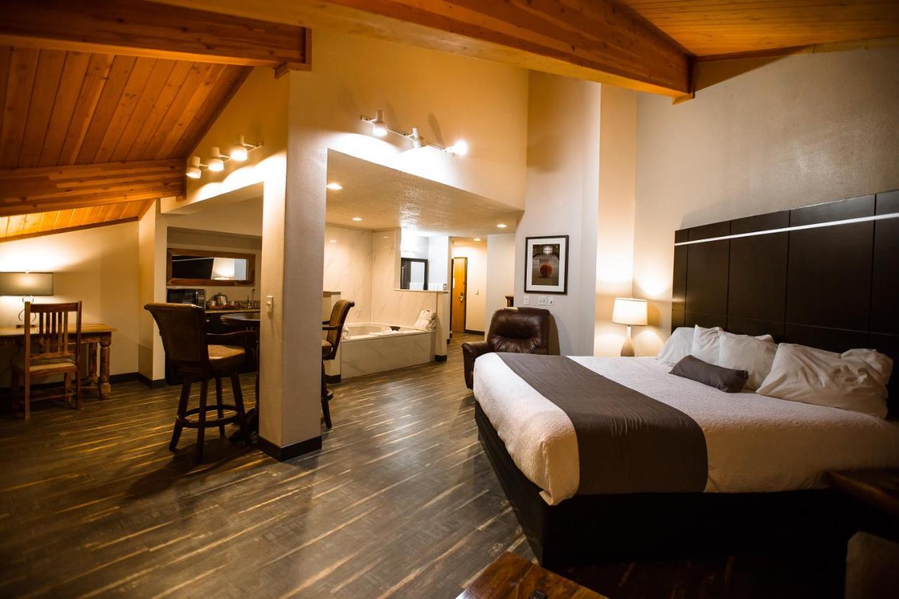 Ten Pin Inn & Suites Мозес-Лейк Экстерьер фото